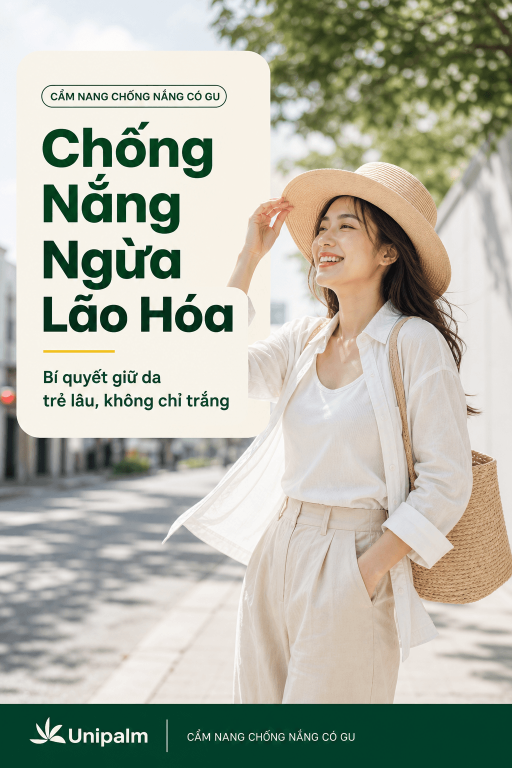 Một người phụ nữ trẻ trung đang cười rạng rỡ, đeo khẩu trang chống nắng và đội mũ rộng vành, thể hiện sự tự tin khi ra ngoài trời nắng.