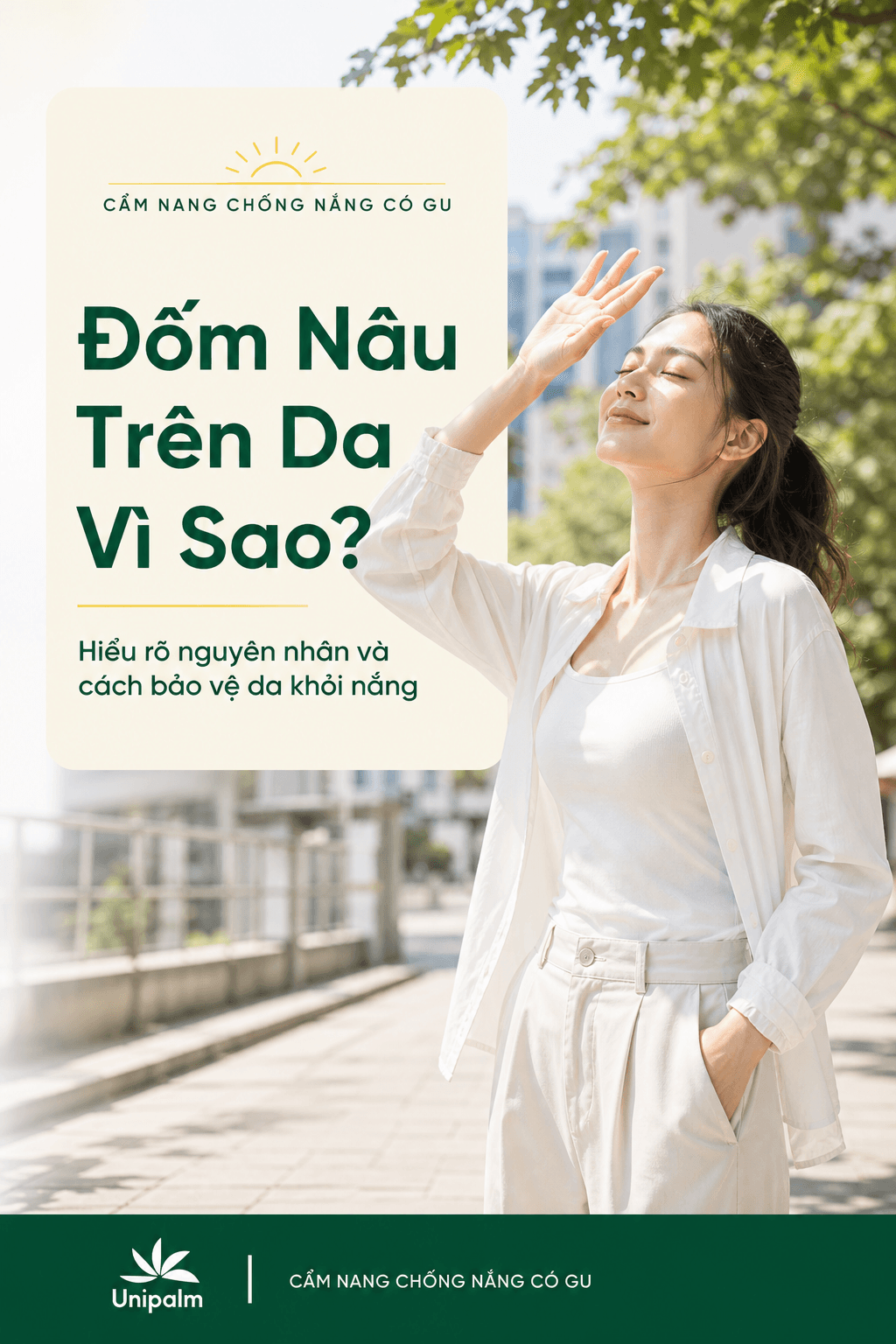 Một người phụ nữ trẻ đang che mặt và cổ bằng khẩu trang chống nắng, gương mặt thư giãn, làn da khỏe khoắn, dưới ánh nắng nhẹ.